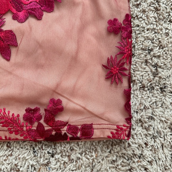 PrettyLittleThing Fuchsia Bandeau Embroidered Lace Bodycon Dress Women’s Size 8 - Picture 15 of 16